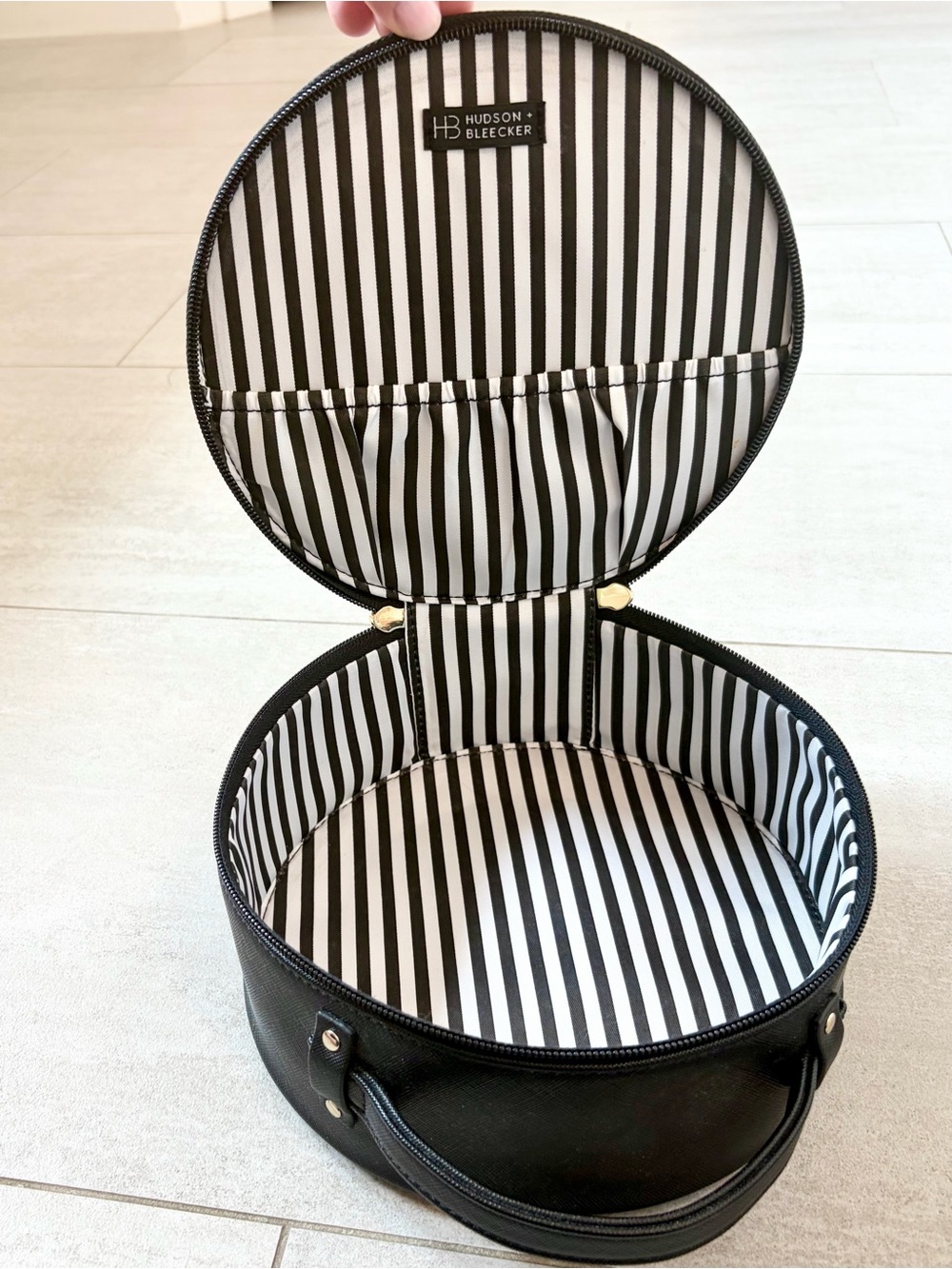 NWOT Hudson Bleecker Train Case, Makeup Cosmetic Travel Bag Organizer Toiletries